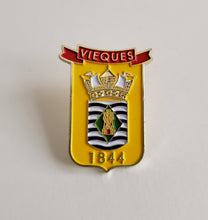 Load image into Gallery viewer, Pin del escudo de Vieques
