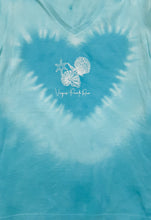 Load image into Gallery viewer, T-shirt mujer con cuello en V, retro, Vieques, Puerto Rico
